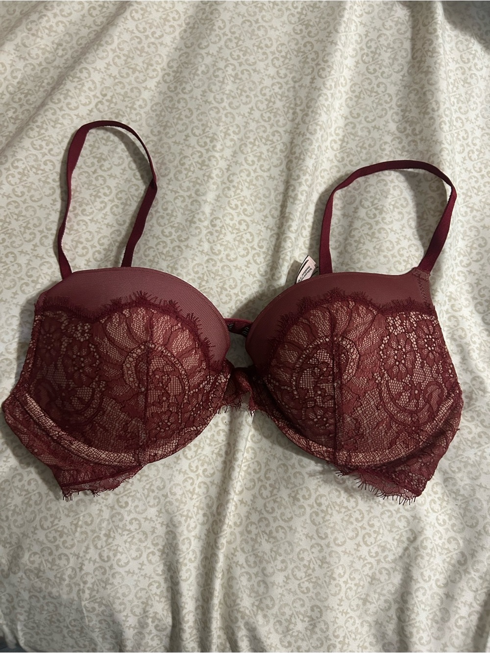 Women's Lace Push-Up Bra in Burgundy
